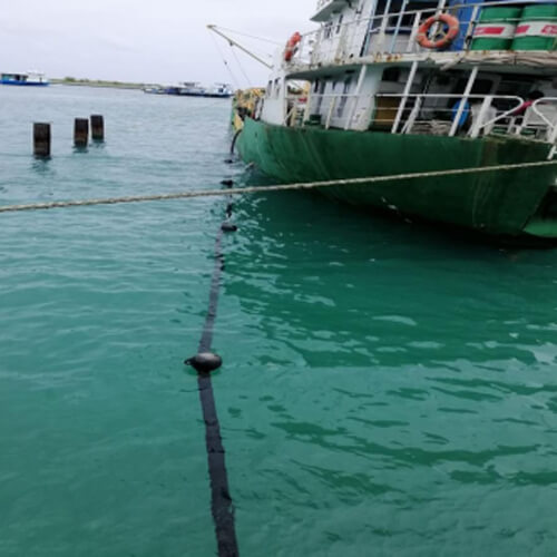 30 meters of flexible pipe is laid temporarily every time to unload fuel from boat 30 meters of flexible pipe is laid temporarily every time to unload fuel from boat